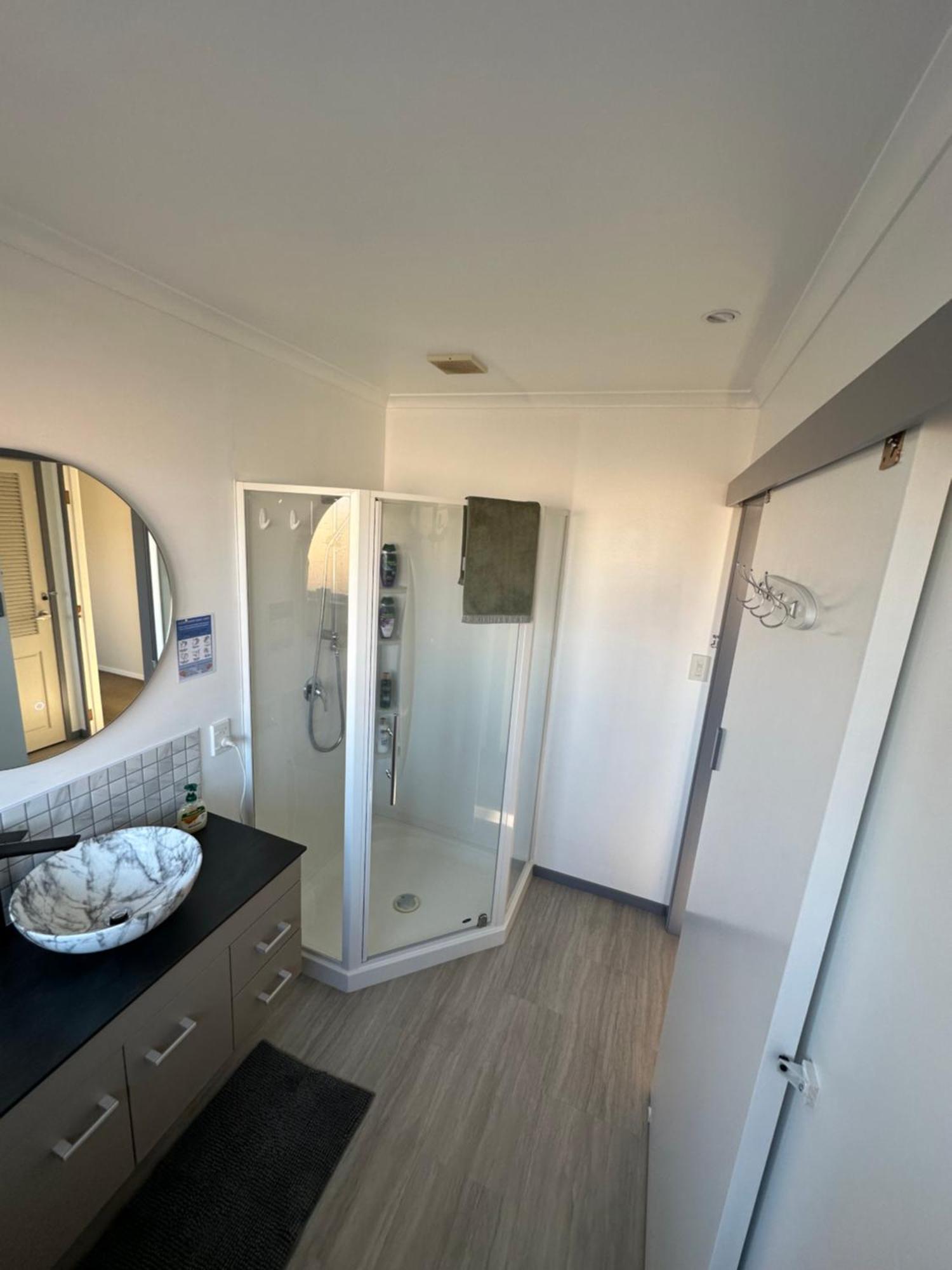 Glamis Ave Shared Home B&B นิวพลีมัธ ภายนอก รูปภาพ